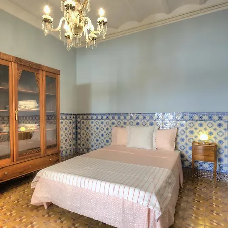 Angel's Classic Portuguese Palace Apartment *